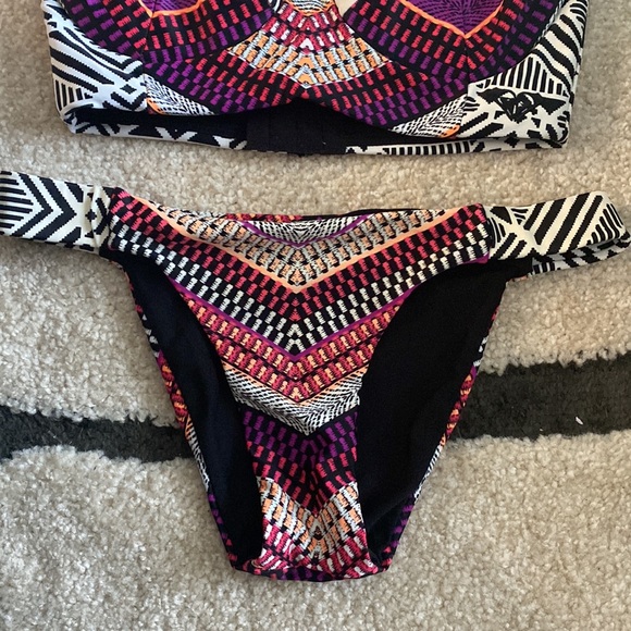 Roxy Bikini Set - Picture 3 of 8